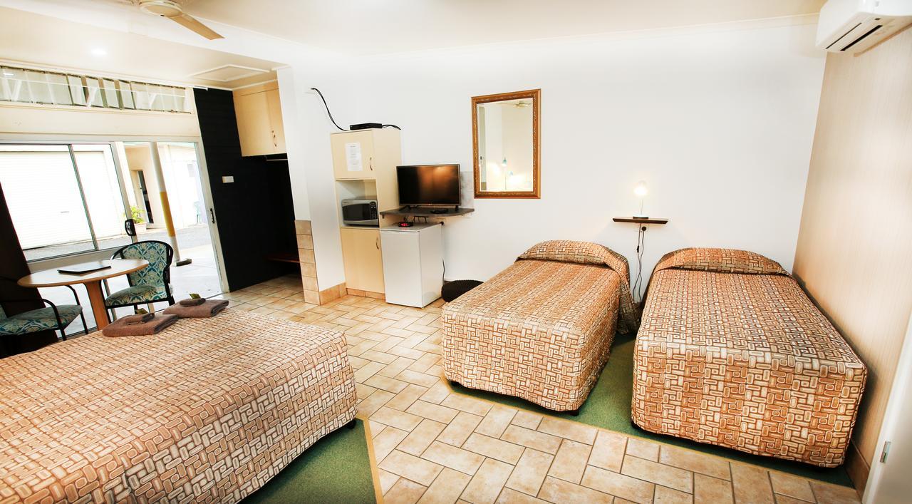 Central Motel Gin Gin Esterno foto