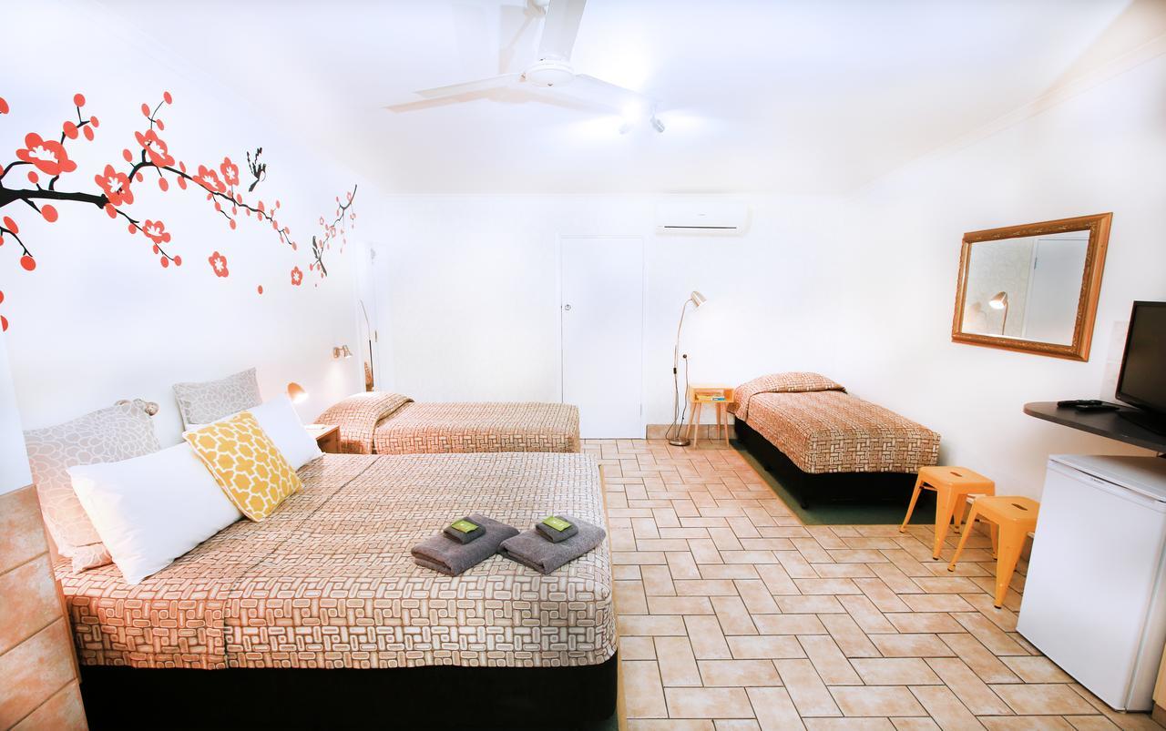 Central Motel Gin Gin Esterno foto